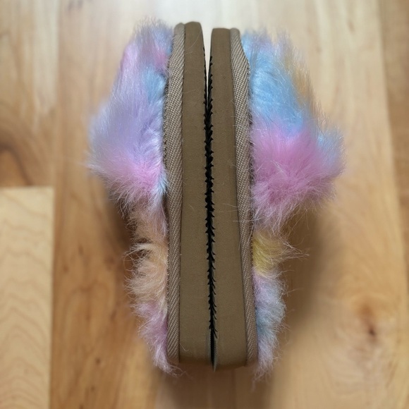 Minnetonka Lyla Slipper Rainbow Fuzzy Unicorn NEW - Picture 9 of 15